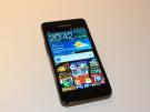 'Mổ xẻ' điện thoại siêu mỏng Samsung Galaxy S II